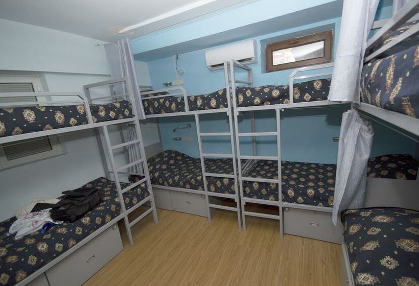 공동 객실, Vagary Hostel