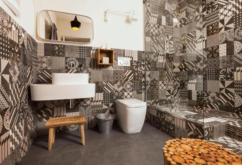 Полулюкс, Vinilia Wine Resort