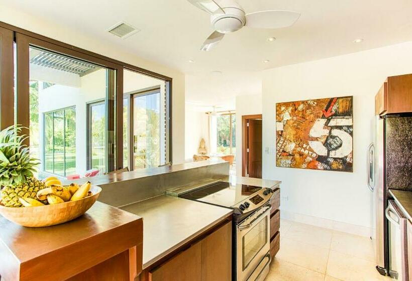 וילה בת 2 חדרי שינה, Wild Orchid