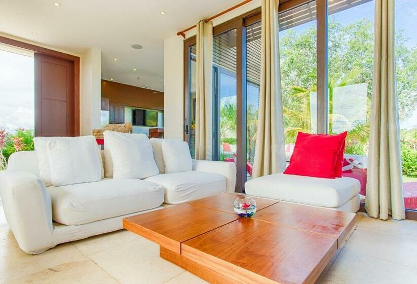 וילה בת 2 חדרי שינה, Wild Orchid