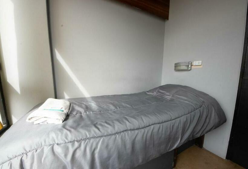 스탠다드 룸 공동 욕실, Moving Hostel Travel Bar