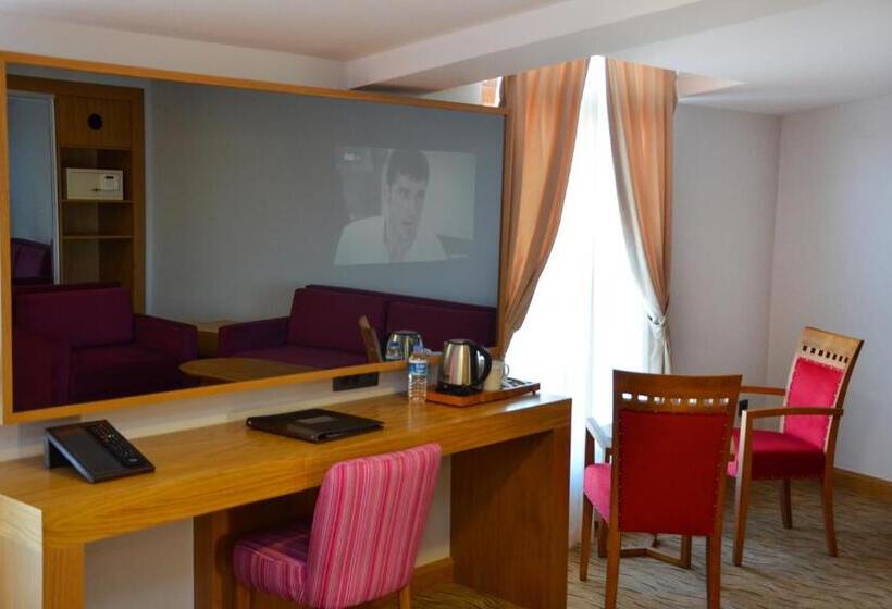 家庭间, Bacacan Otel