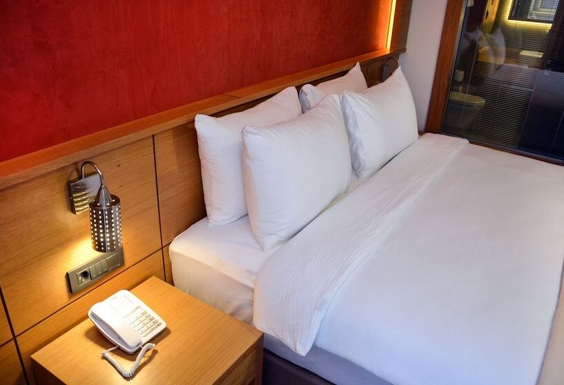 琮城市景观的豪华间, Bacacan Otel