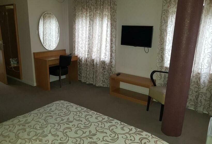 اتاق استاندارد, Dvor