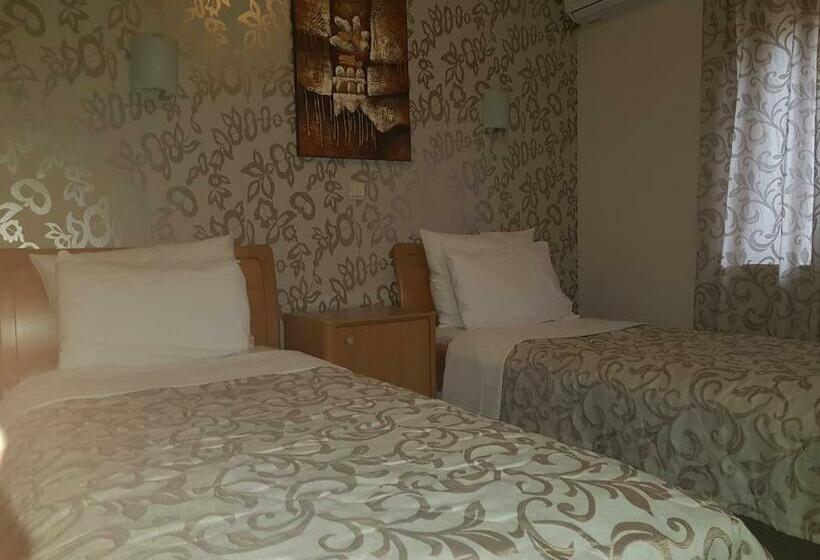 اتاق استاندارد, Dvor