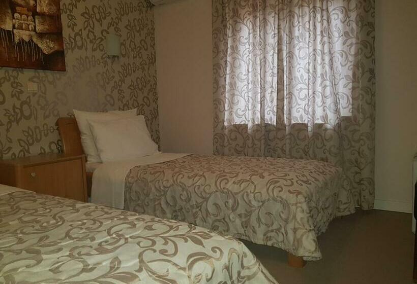 اتاق استاندارد, Dvor