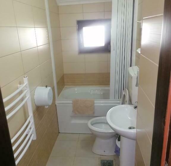 سوییت خانوادگی, Rooms And Apartmants Mirovic