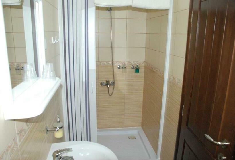 سوییت خانوادگی, Rooms And Apartmants Mirovic