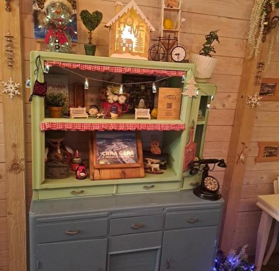 سوییت خانوادگی, Rooms And Apartmants Mirovic