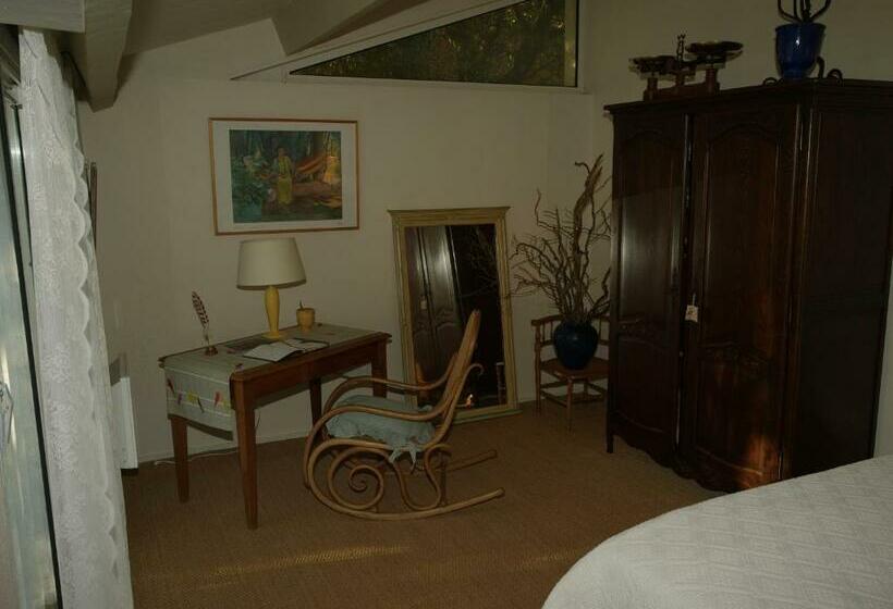 标准间带露台, Sous Les Chênes