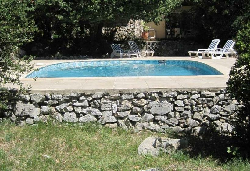 标准间带露台, Sous Les Chênes