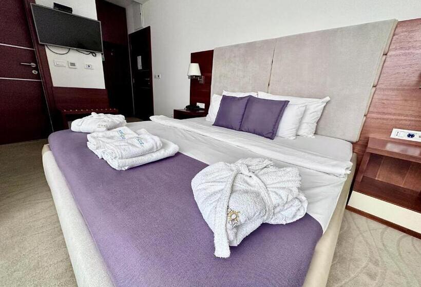 اتاق سه نفره دلوکس با چشم‌انداز دریا, Porto Sole