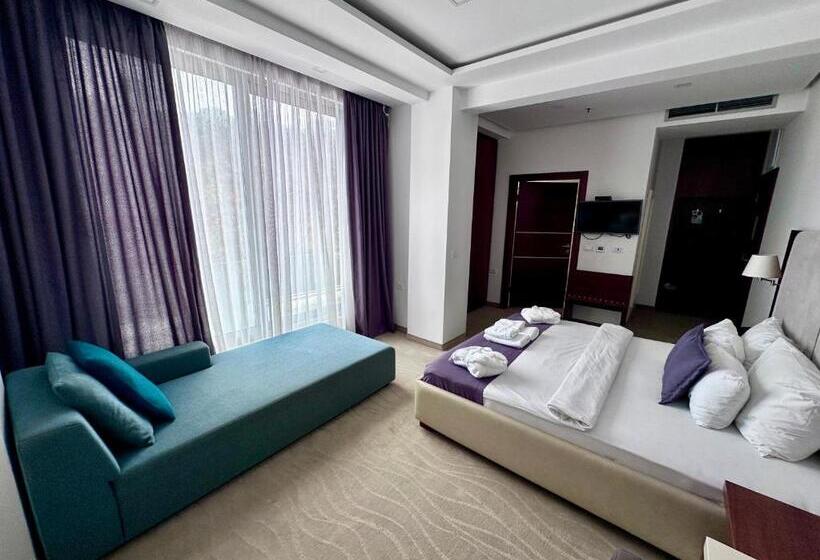 اتاق سه نفره دلوکس با چشم‌انداز دریا, Porto Sole