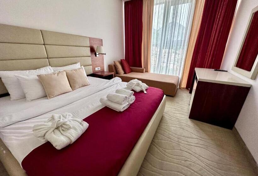 اتاق سه نفره دلوکس با چشم‌انداز دریا, Porto Sole