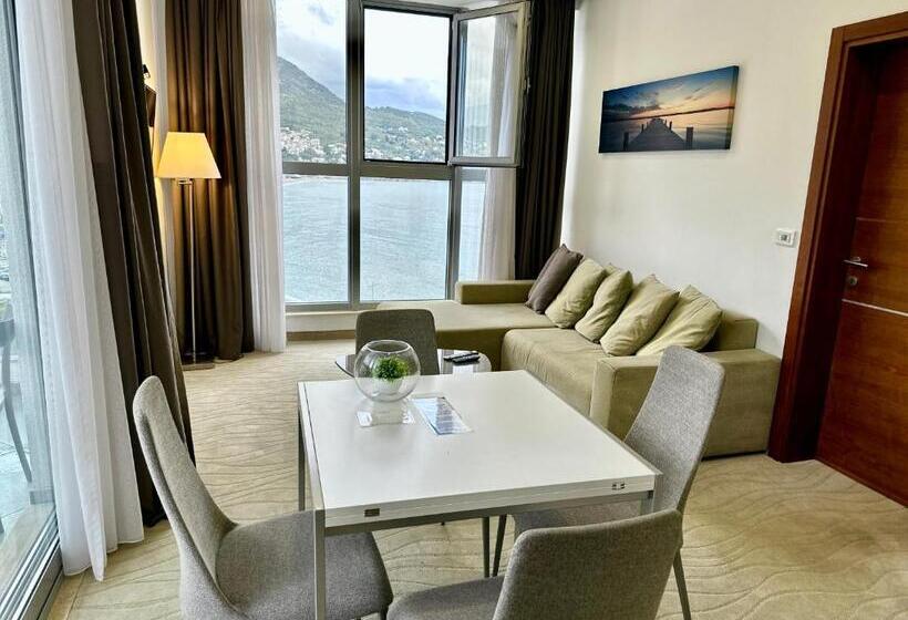 آپارتمان 1 خوابه با تراس, Porto Sole