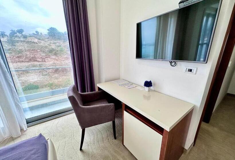 سوییت جونیور با بالکن, Porto Sole