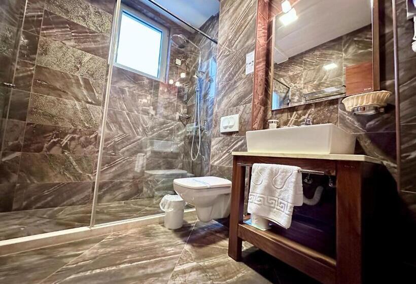 اتاق سه نفره دلوکس با چشم‌انداز دریا, Porto Sole