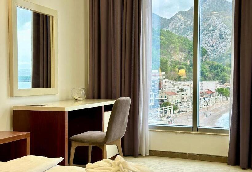 اتاق سه نفره دلوکس با چشم‌انداز دریا, Porto Sole