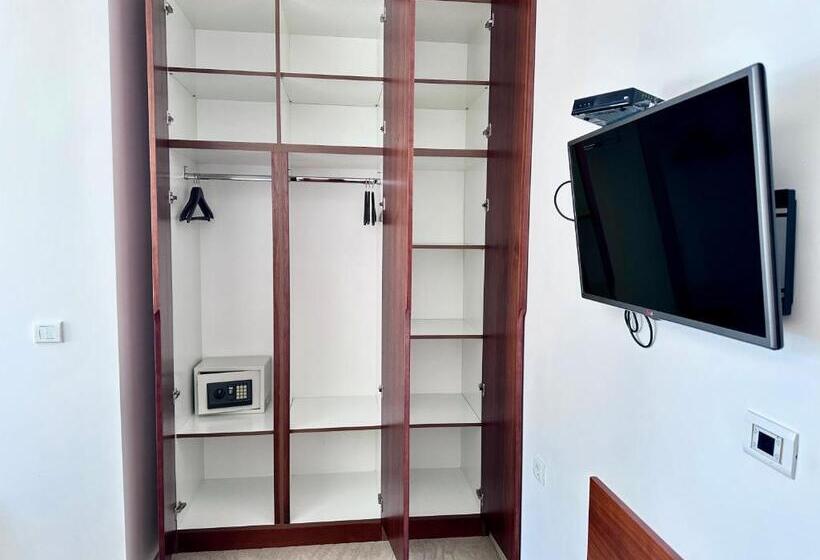 اتاق سه نفره دلوکس با چشم‌انداز دریا, Porto Sole