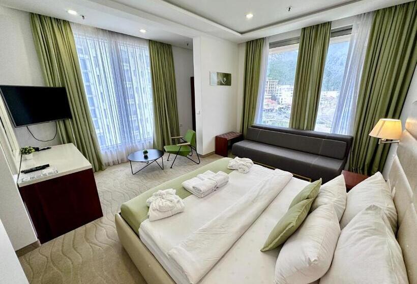 سوییت با چشم‌انداز دریا, Porto Sole