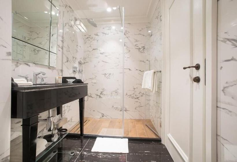 سوئیت دلوکس 2 خوابه, Boutique Hotel La Roche