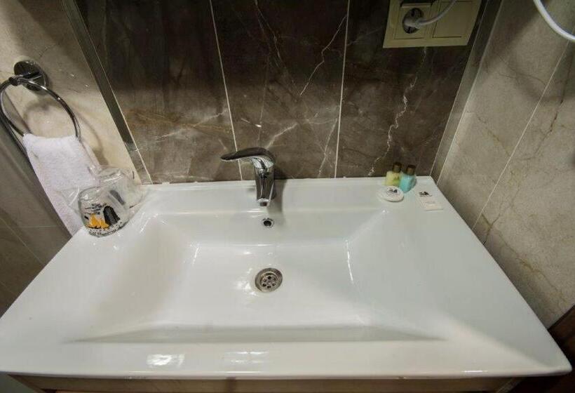 غرفة بيزنس, Business Han