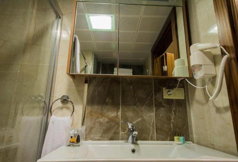 جناح, Business Han