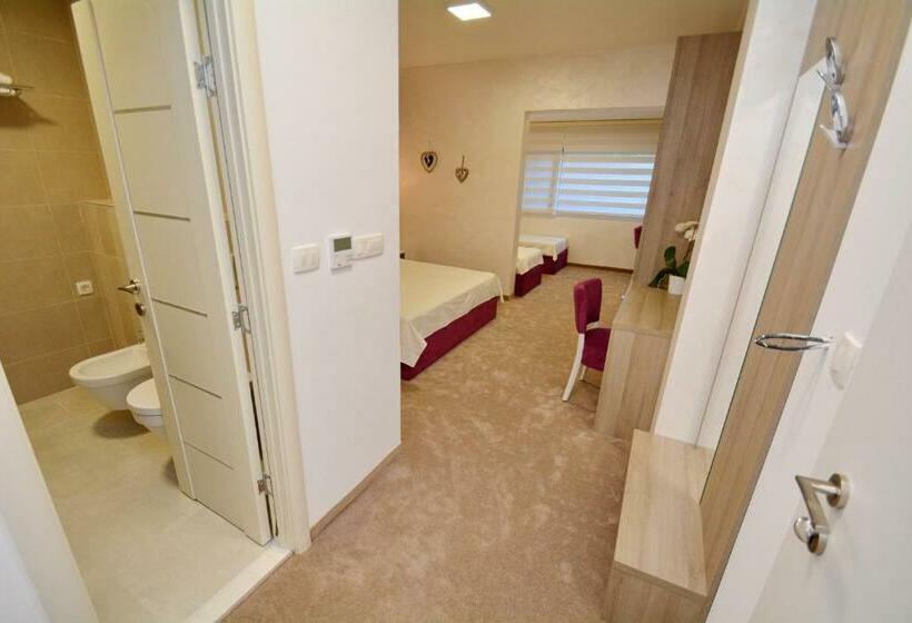 اتاق خانوادگی, Hermes Budva