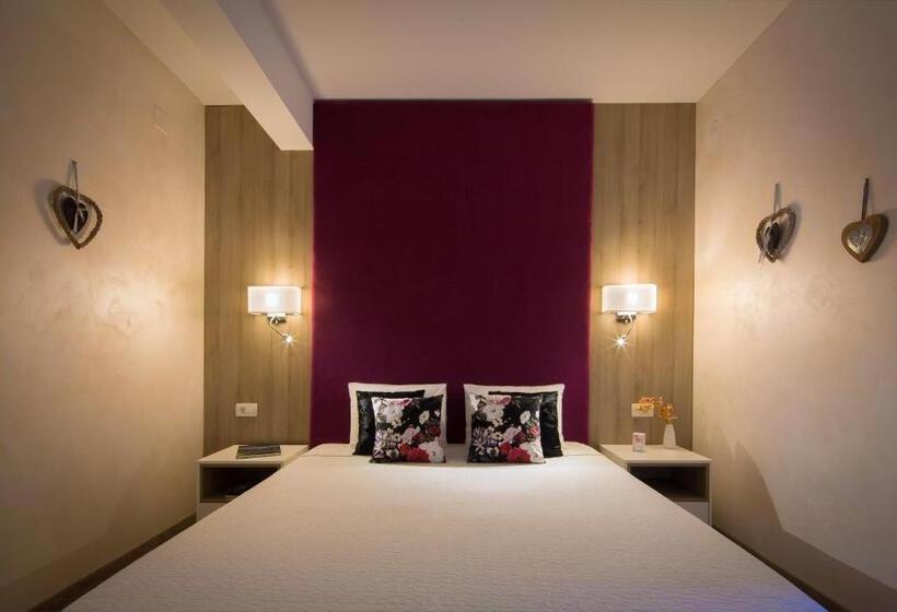 اتاق خانوادگی, Hermes Budva