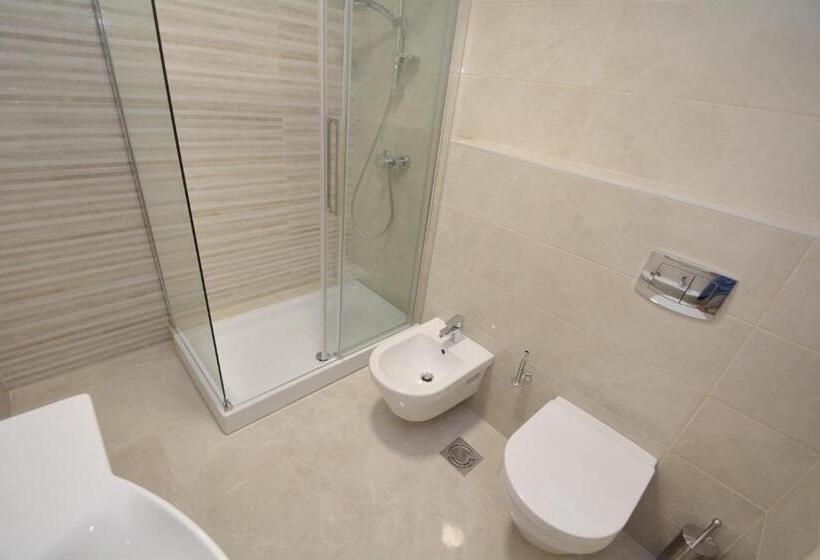 سوییت, Hermes Budva