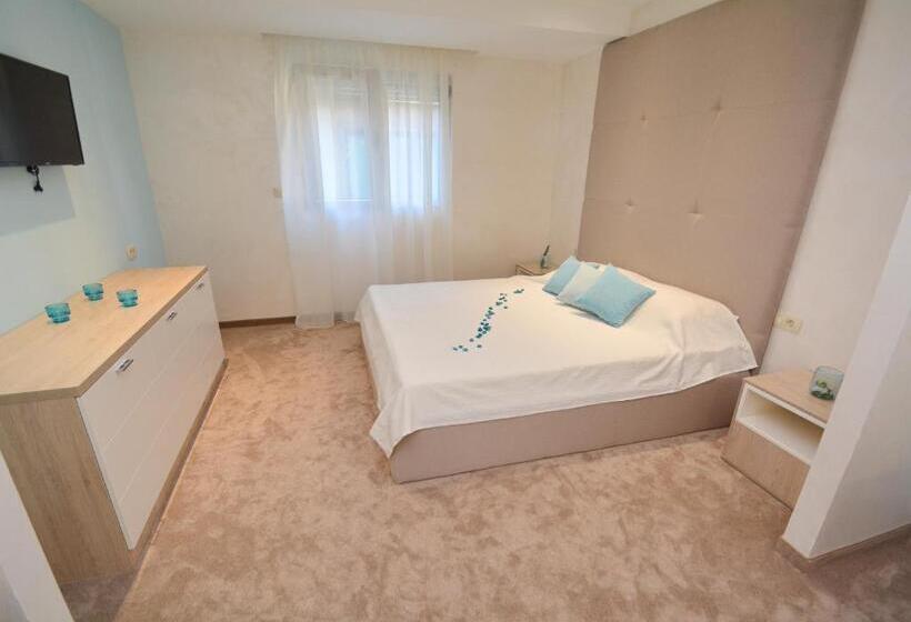 سوییت, Hermes Budva