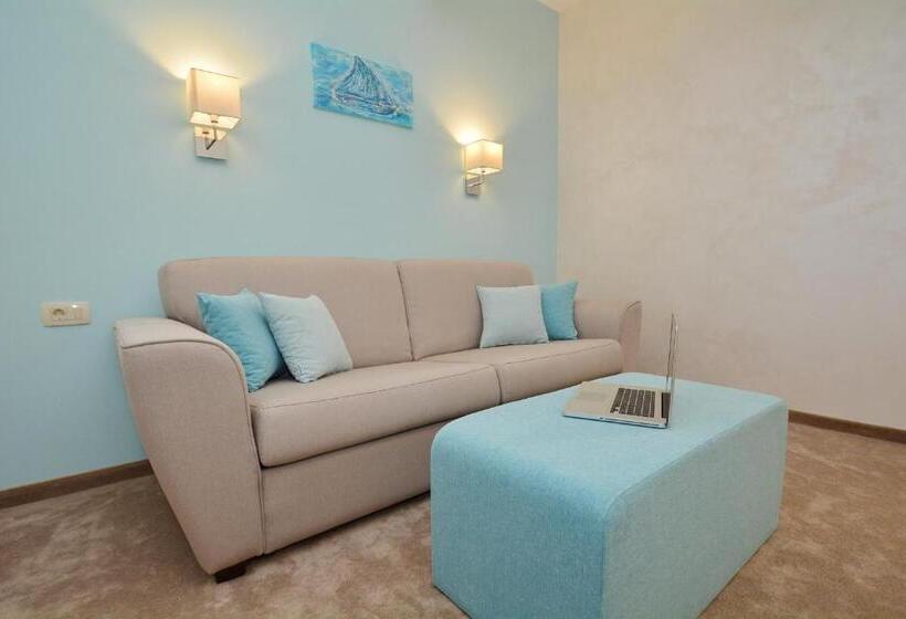 سوییت, Hermes Budva