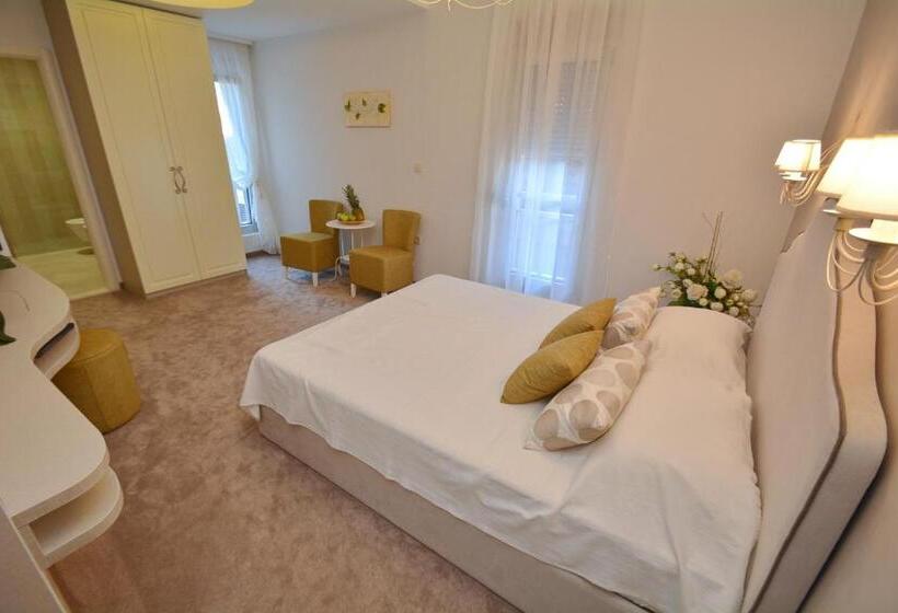 اتاق راحتی, Hermes Budva