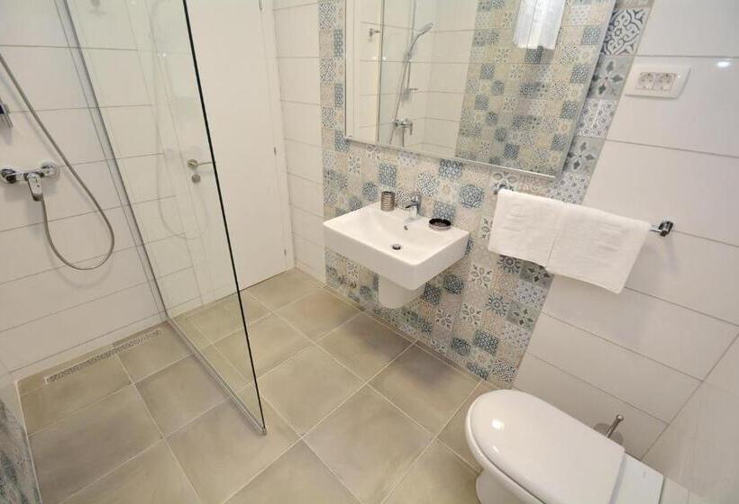 Comfort room with balcony, Hermes Budva