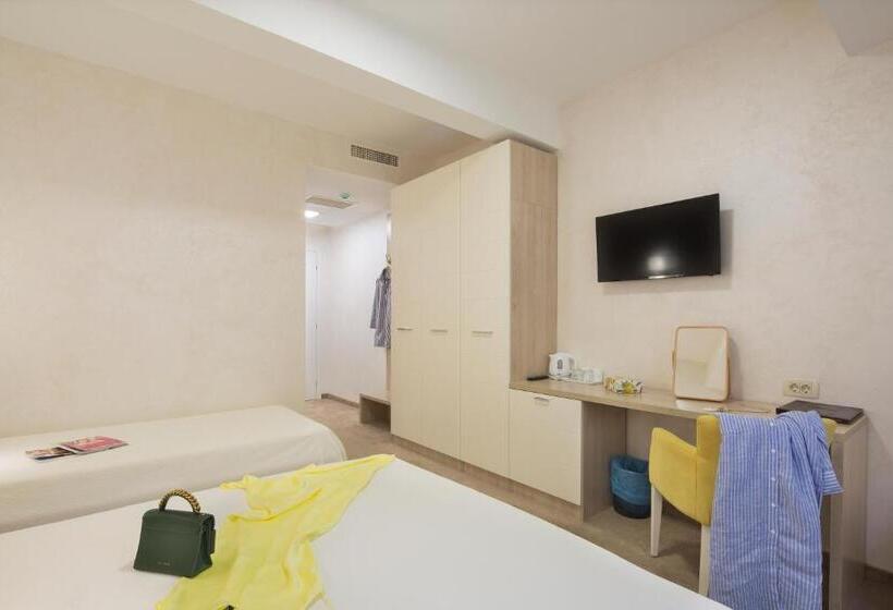 Economy Triple Room, Hermes Budva