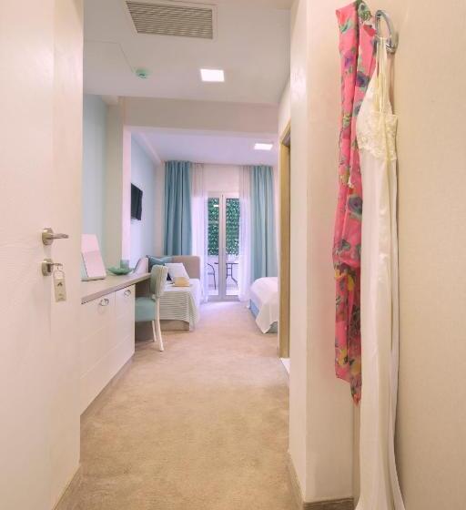 اتاق راحتی سه تخته, Hermes Budva