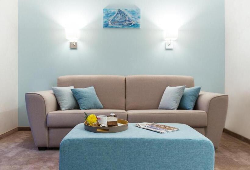 سوییت, Hermes Budva