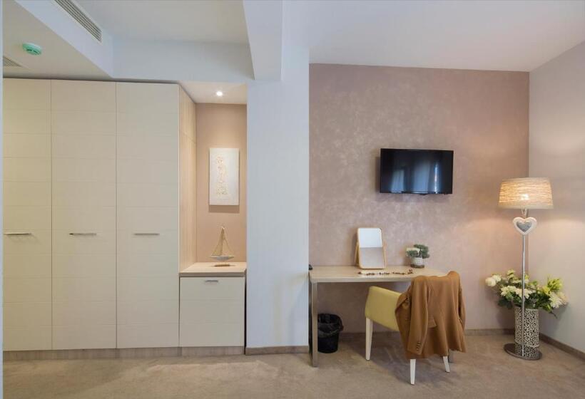 اتاق راحتی سه تخته, Hermes Budva