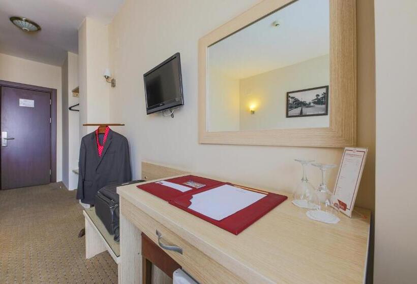 标准单人间, Hostapark