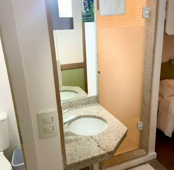 ダブルベッドスタンダードルーム, Ibis Budget Manaus