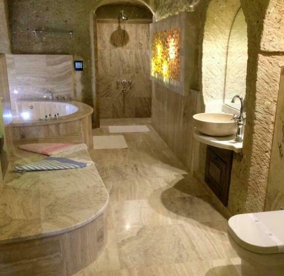 주니어 스위트, Oread Cave Suites