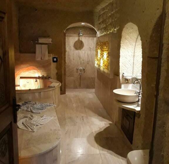 주니어 스위트, Oread Cave Suites