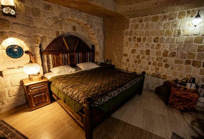 Полулюкс, Oread Cave Suites