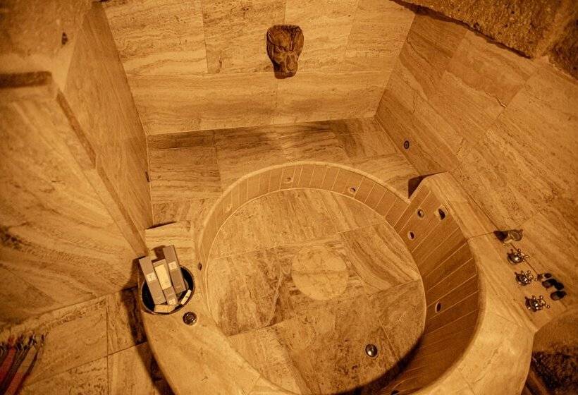 주니어 스위트, Oread Cave Suites