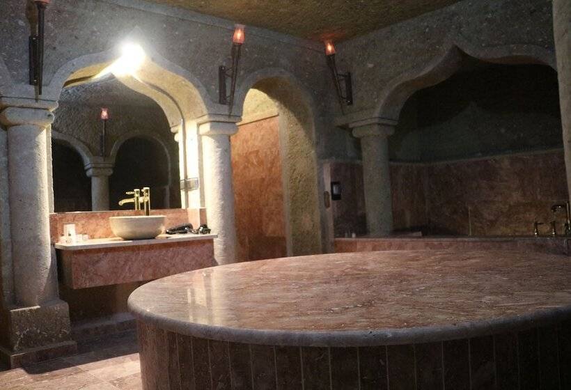 수피리어 스위트, Oread Cave Suites