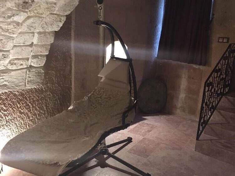 수피리어 스위트, Oread Cave Suites