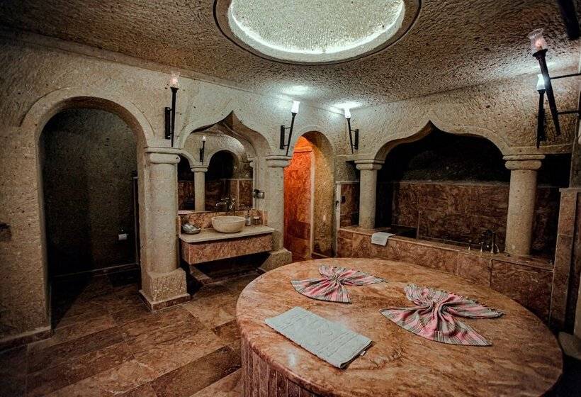 수피리어 스위트, Oread Cave Suites