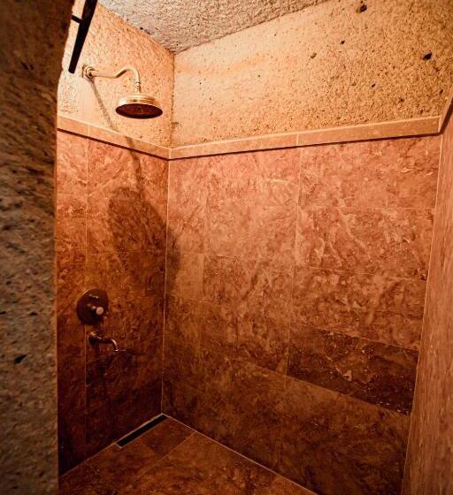 수피리어 스위트, Oread Cave Suites