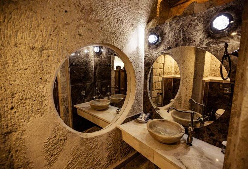 발코니가 있는 스위트, Oread Cave Suites