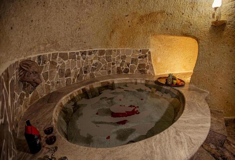 Полулюкс Повышенной Комфортности, Oread Cave Suites